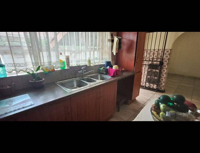 3 BEDROOM HOUSE FOR SALE IN PRETORIA GARDENS